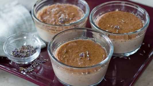 Karamellisierter Mandelpudding mit Lavendel
