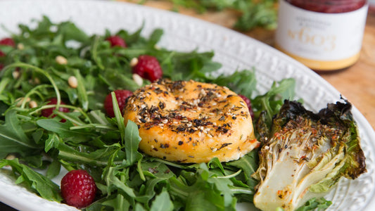 Halloumi Käse mit Himbeer Rucola Salat