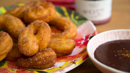 Churros mit Schoko-Kardamom-Sauce