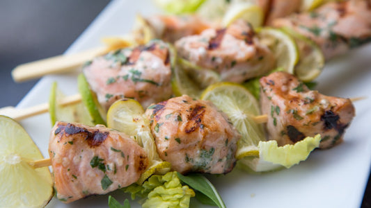 Lachs Spieße mit Zitronensalz