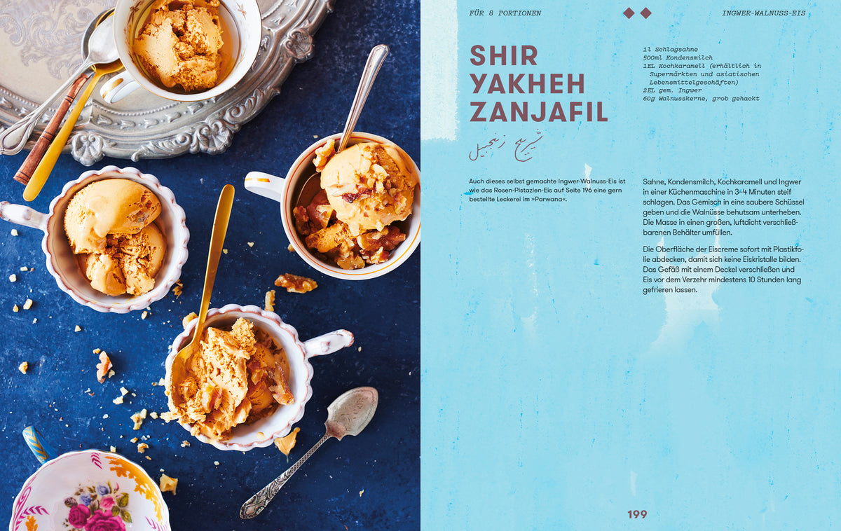 Vier Teetassen mit goldenem Eis und Keksen, inspiriert von der afghanischen Küche.