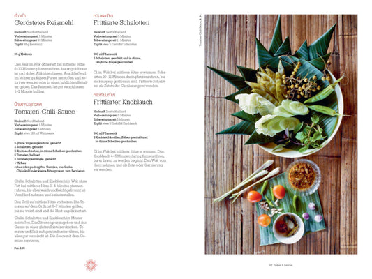 Teller mit Gemüse und Kräutern neben Pasten und Saucen aus Thailand - Das Kochbuch.