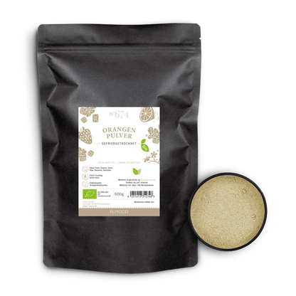 Schwarzer Beutel mit Aufschrift Bio Orangenpulver neben rundem Behälter desselben Produkts.