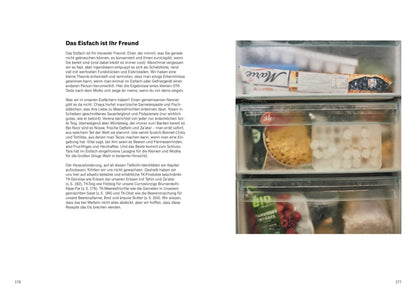 Gefrierschublade mit Lebensmitteln neben Geschenkset Ottolenghi Test Kitchen: Regal Liebe Rezeptkollektion.