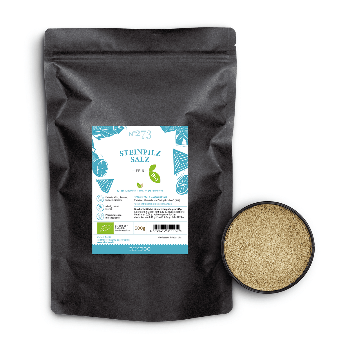 Offene Dose mit feinem beigem Steinpilzsalz, daneben eine schwarze Tüte mit Aufschrift Bio Steinpilzsalz.
